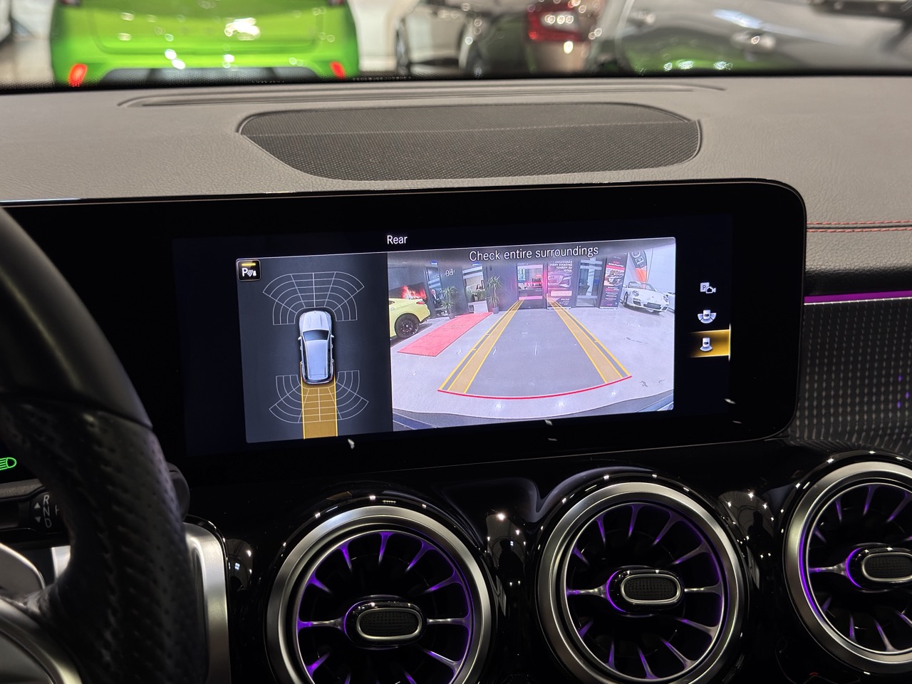 Car image 17
