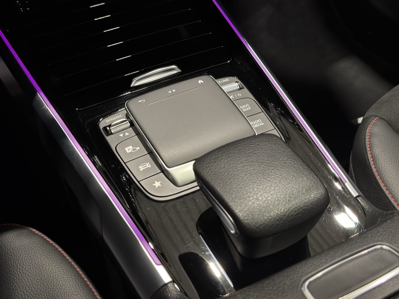 Car image 25