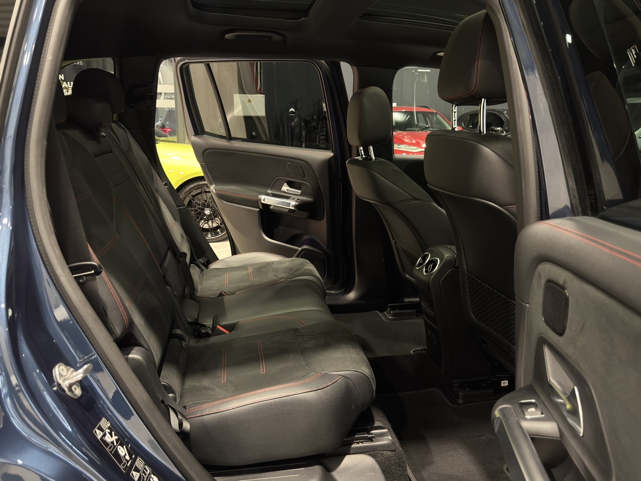 Car image 29