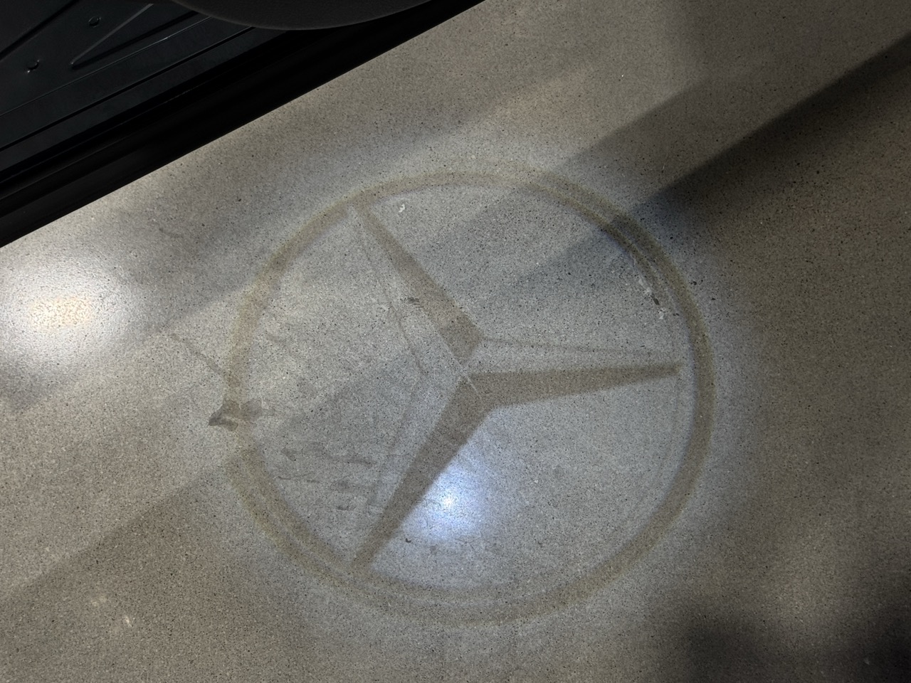 Car image 32