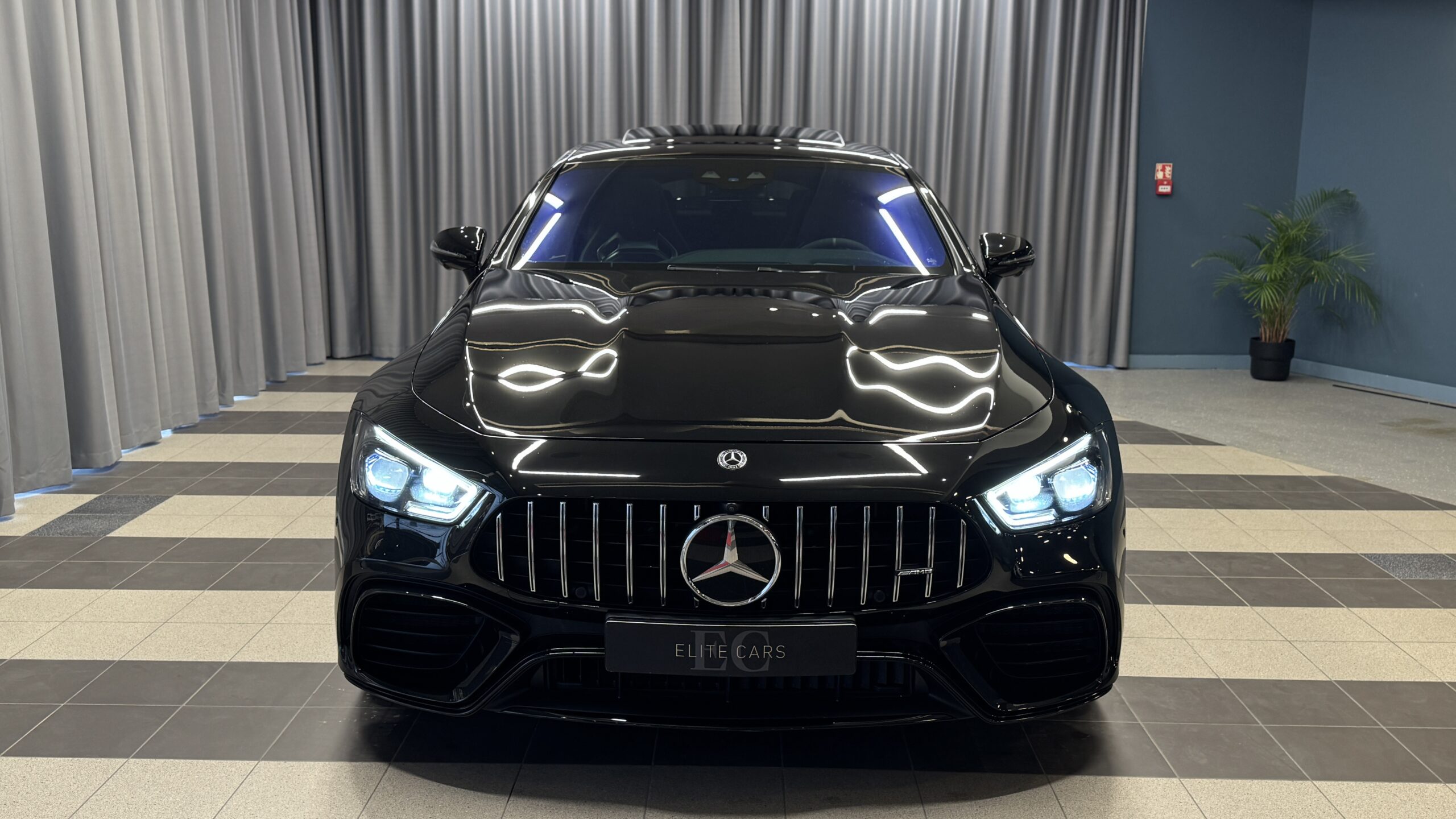 Car image 29