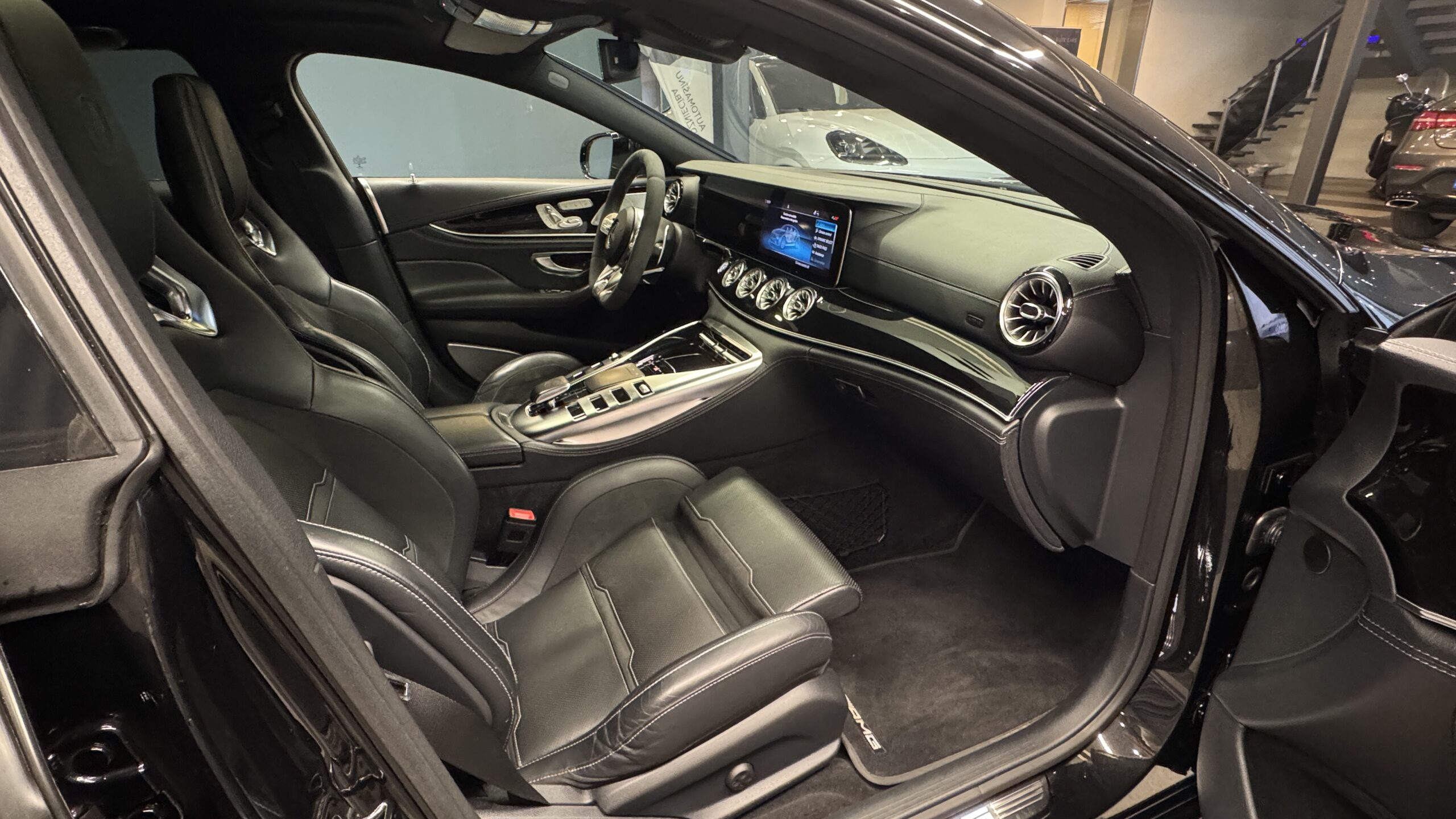 Car image 7