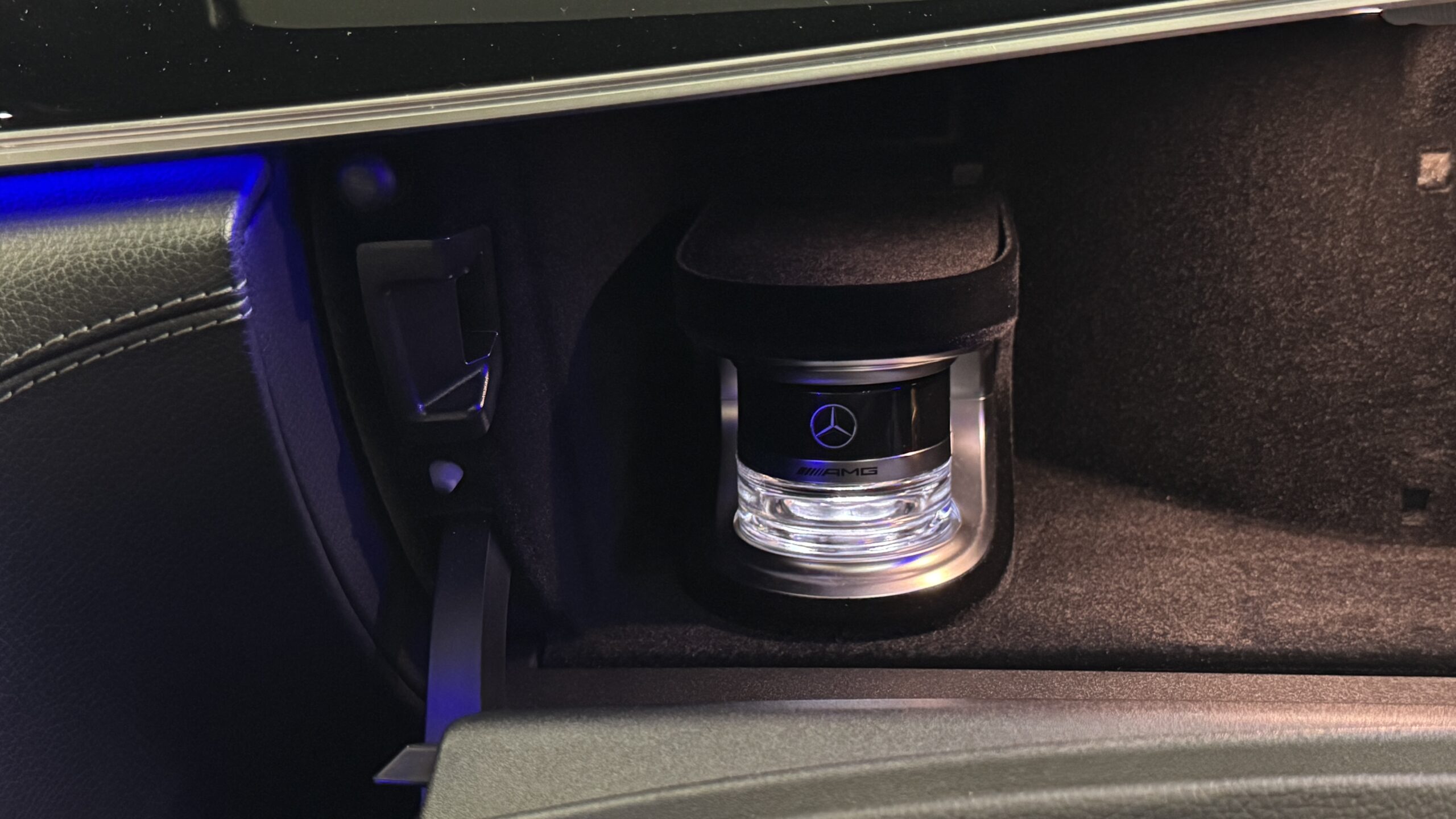 Car image 28