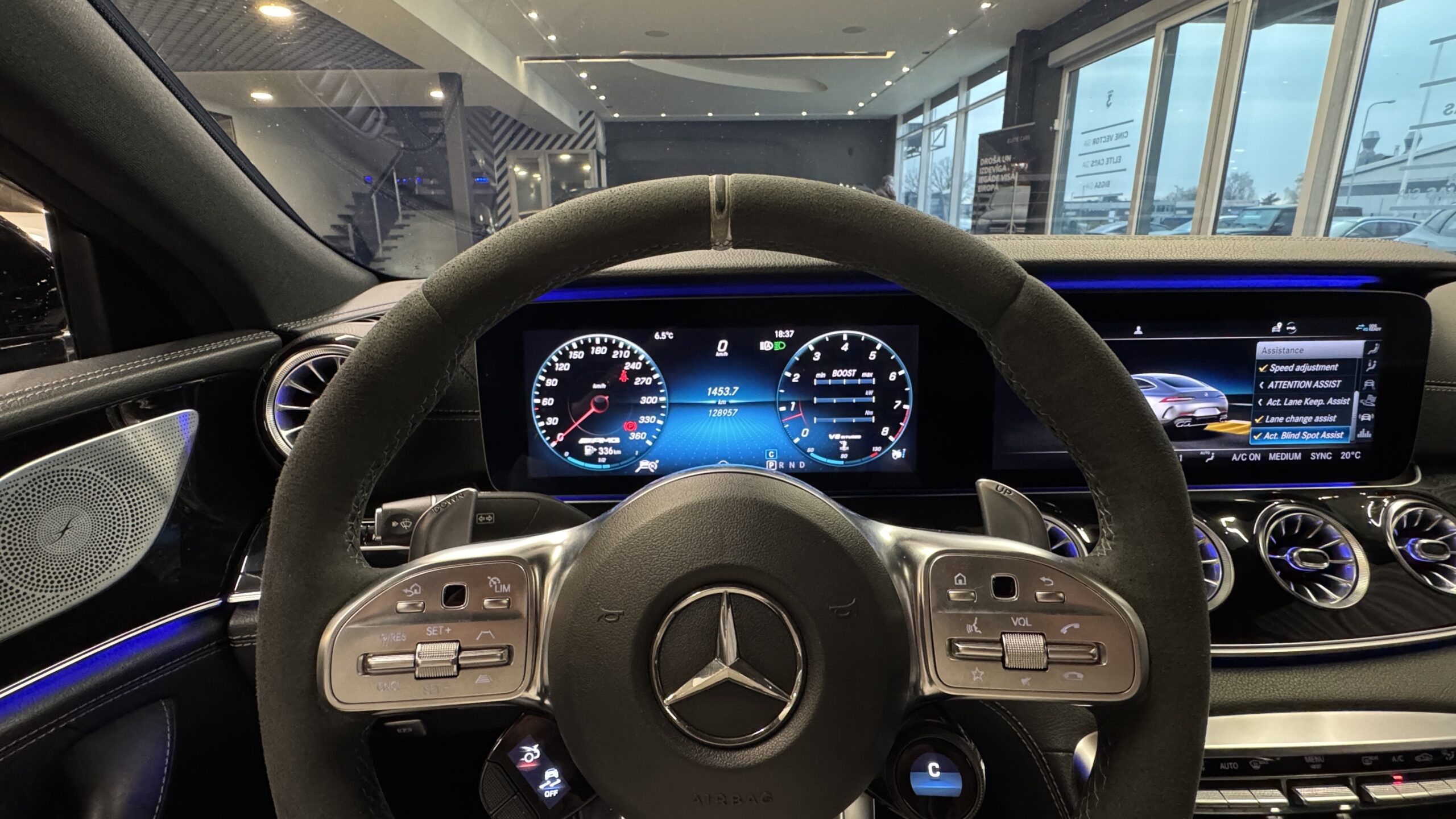 Car image 15