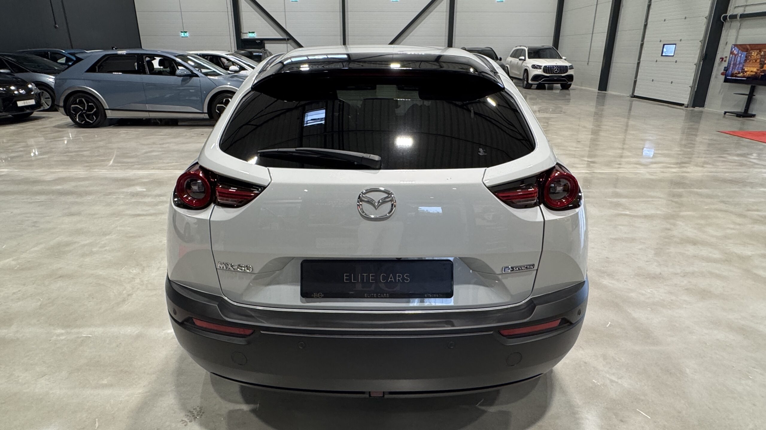 Car image 6