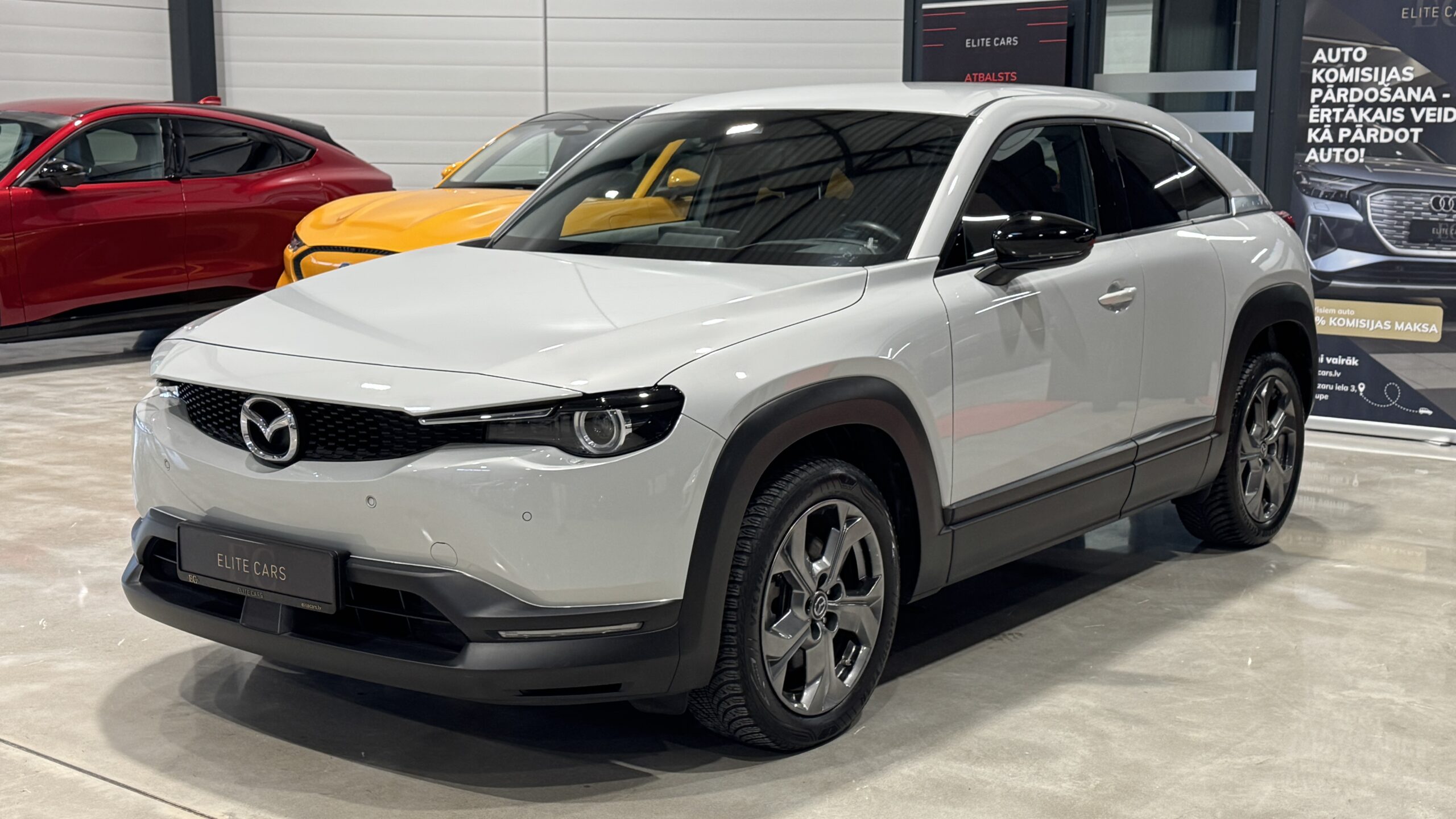 Car image 3