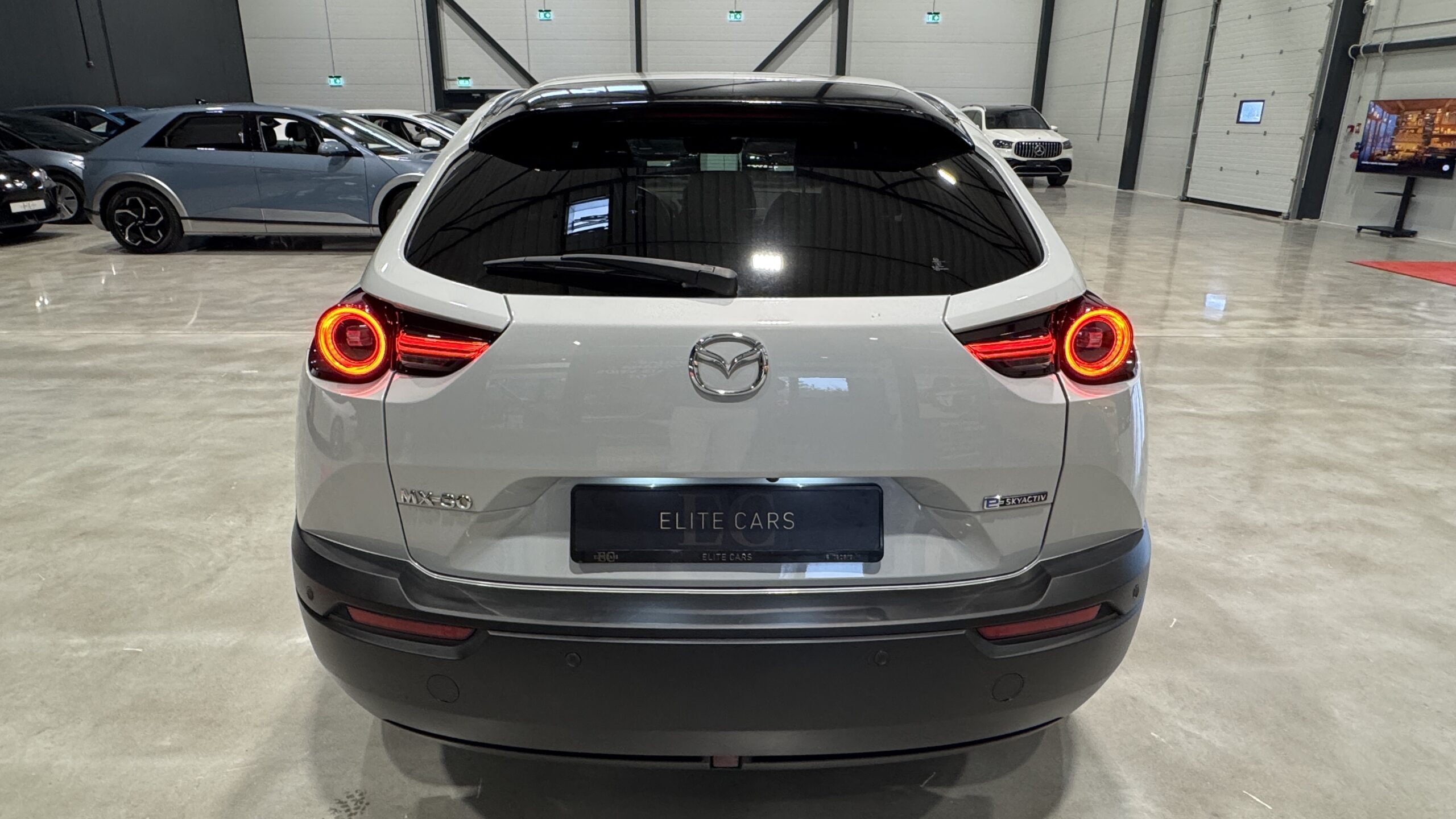 Car image 7