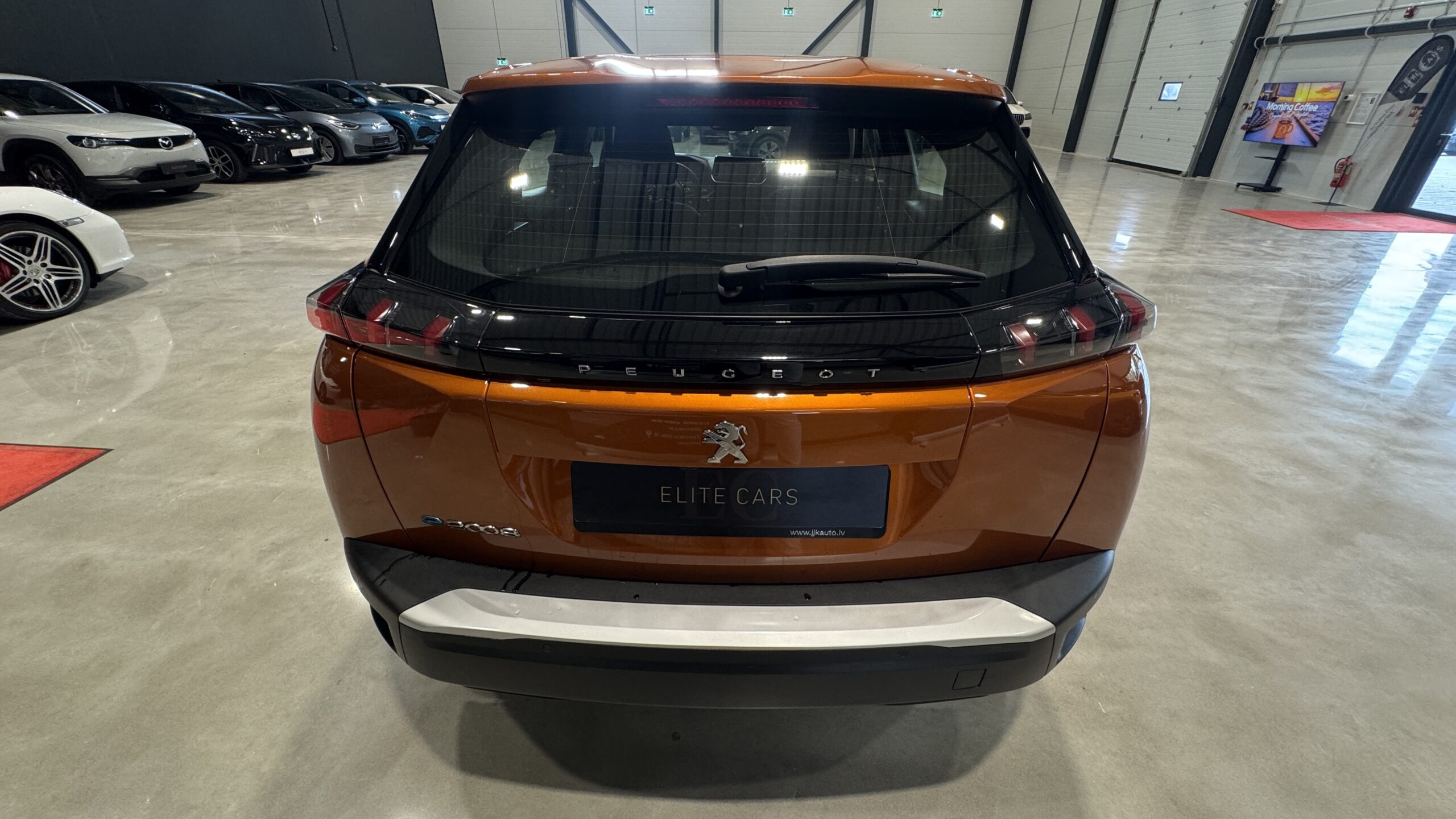 Car image 5