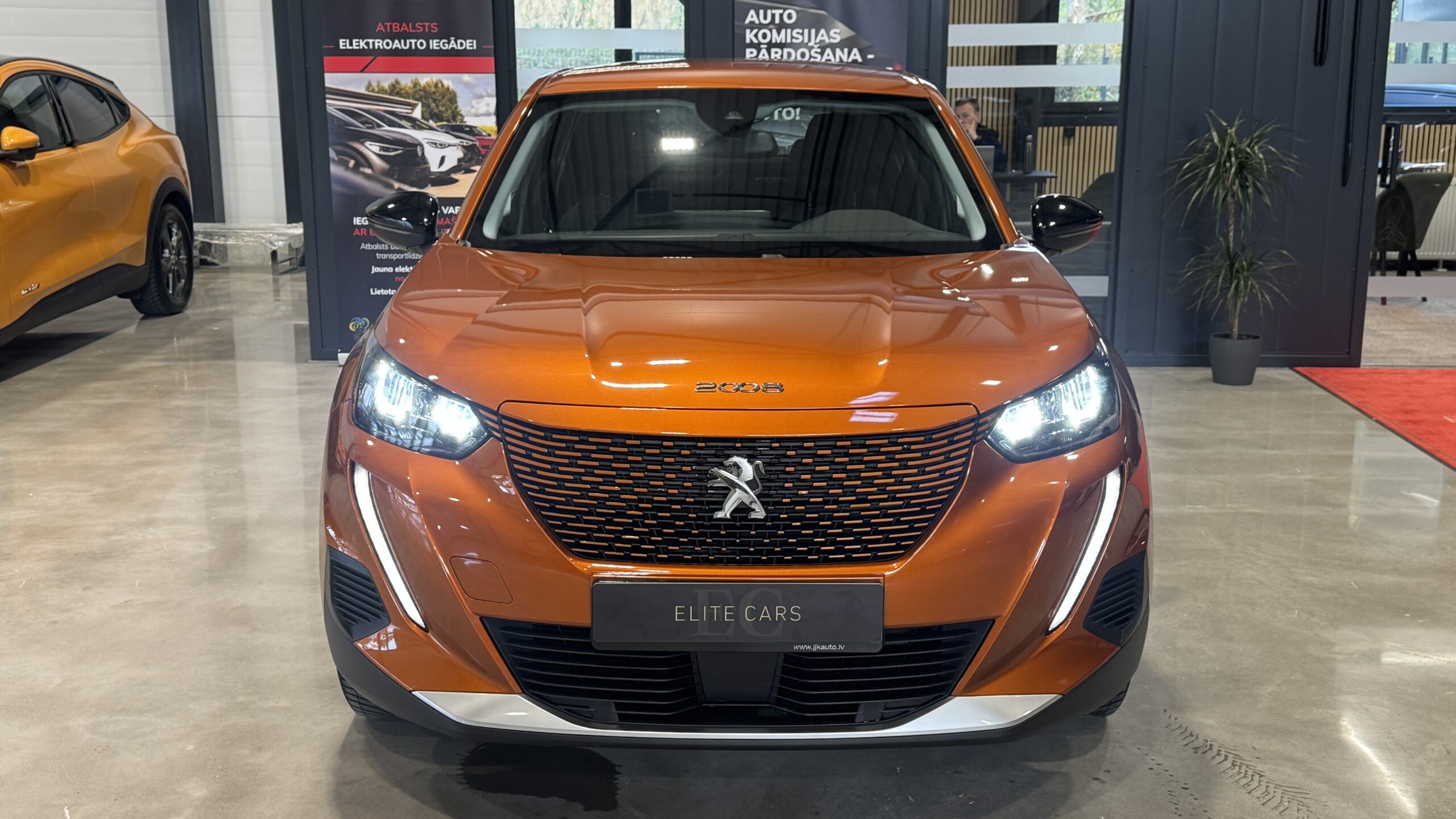 Car image 2