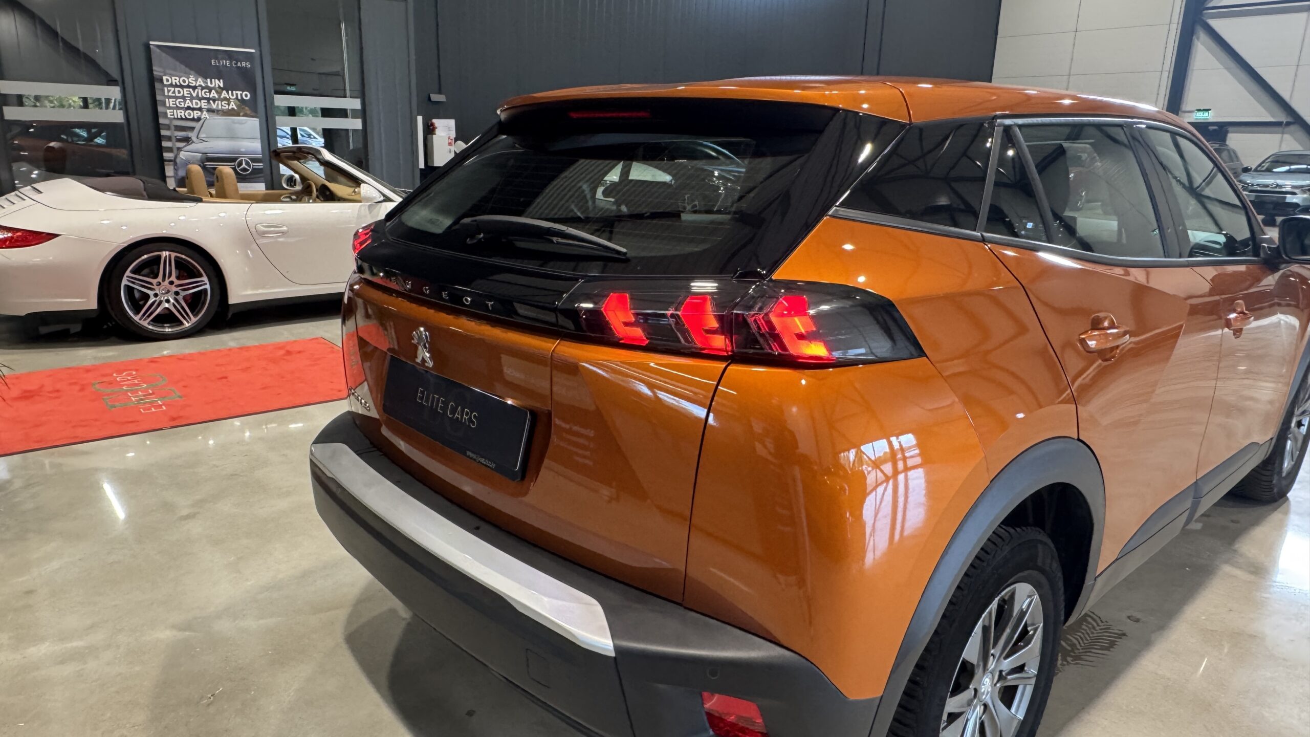Car image 7