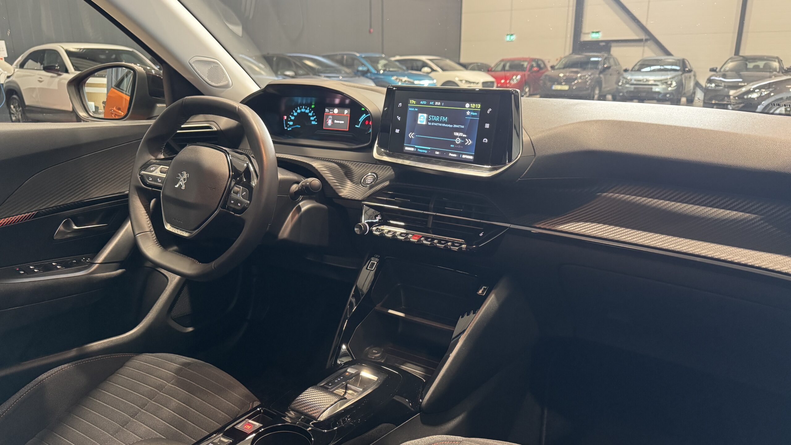 Car image 13