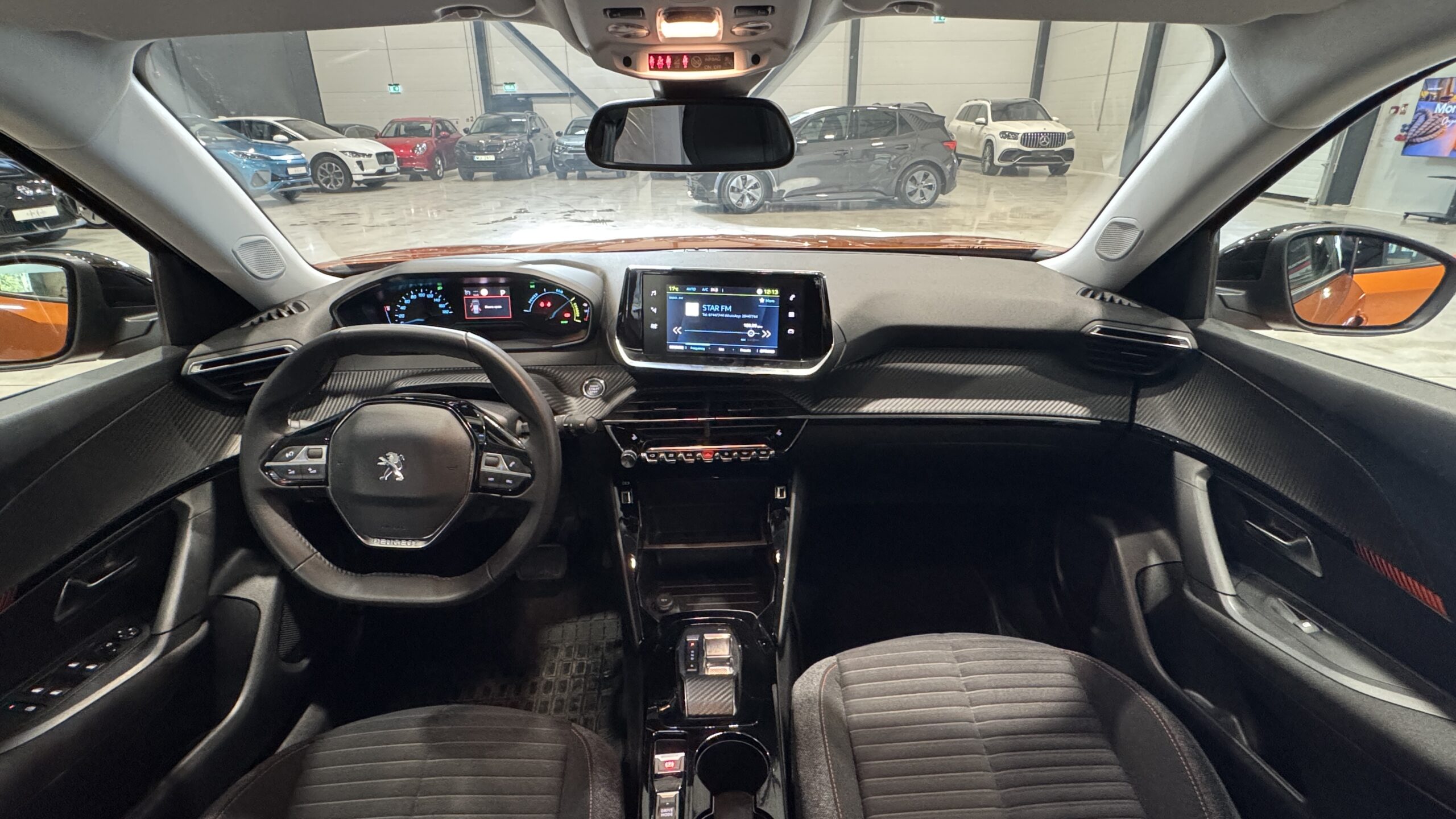Car image 15