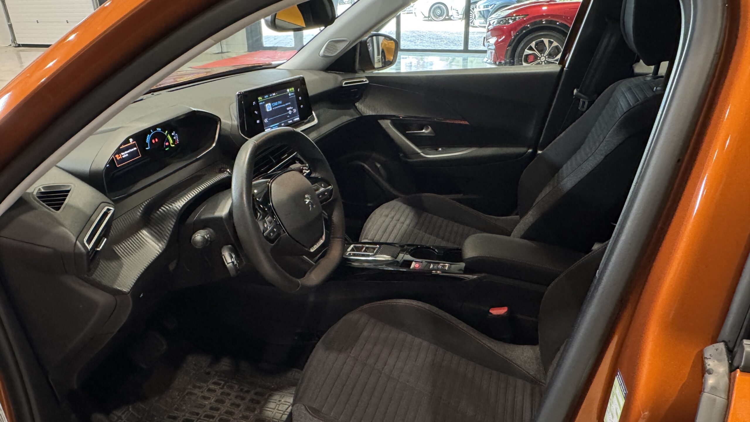 Car image 11