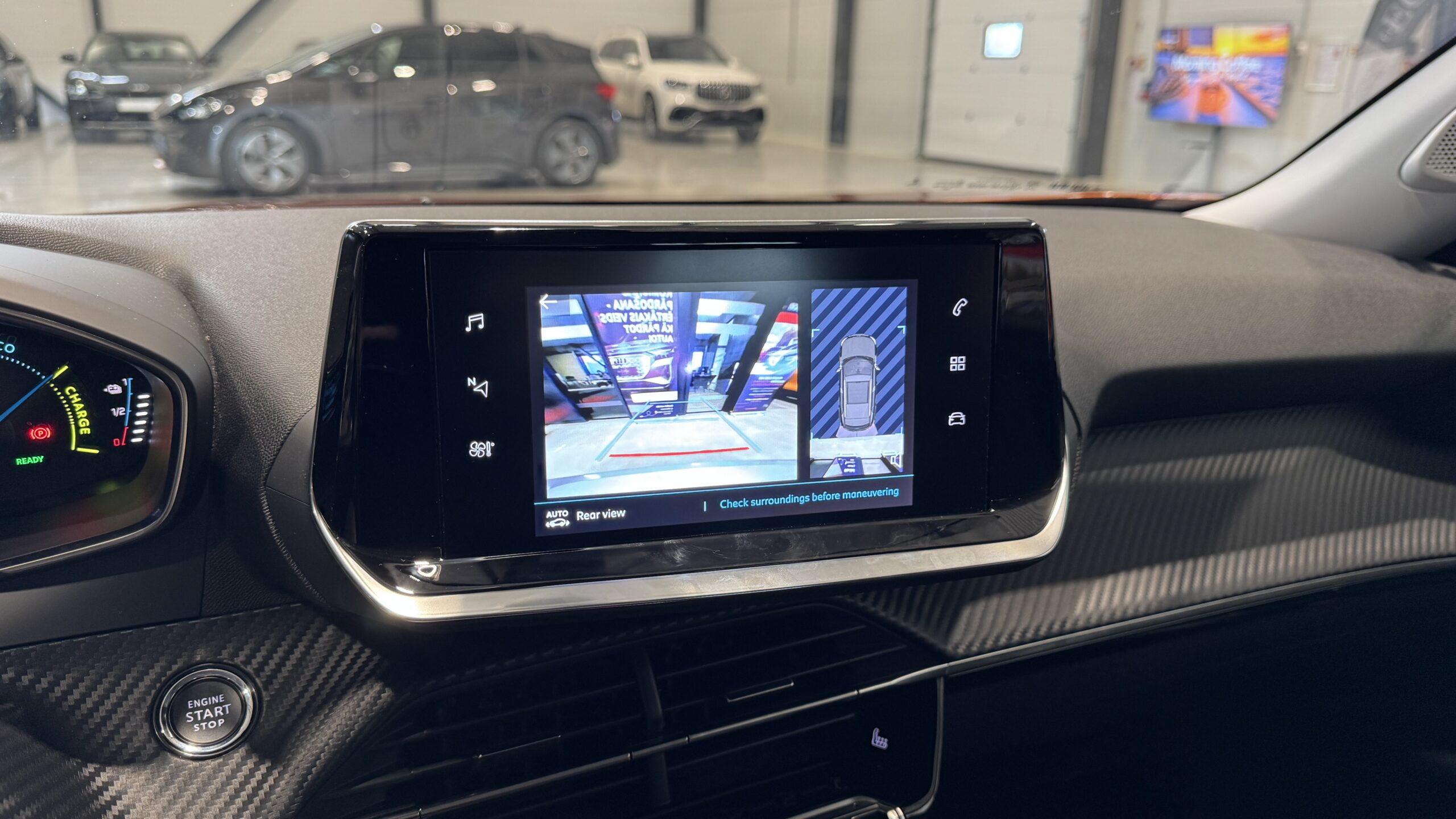 Car image 17