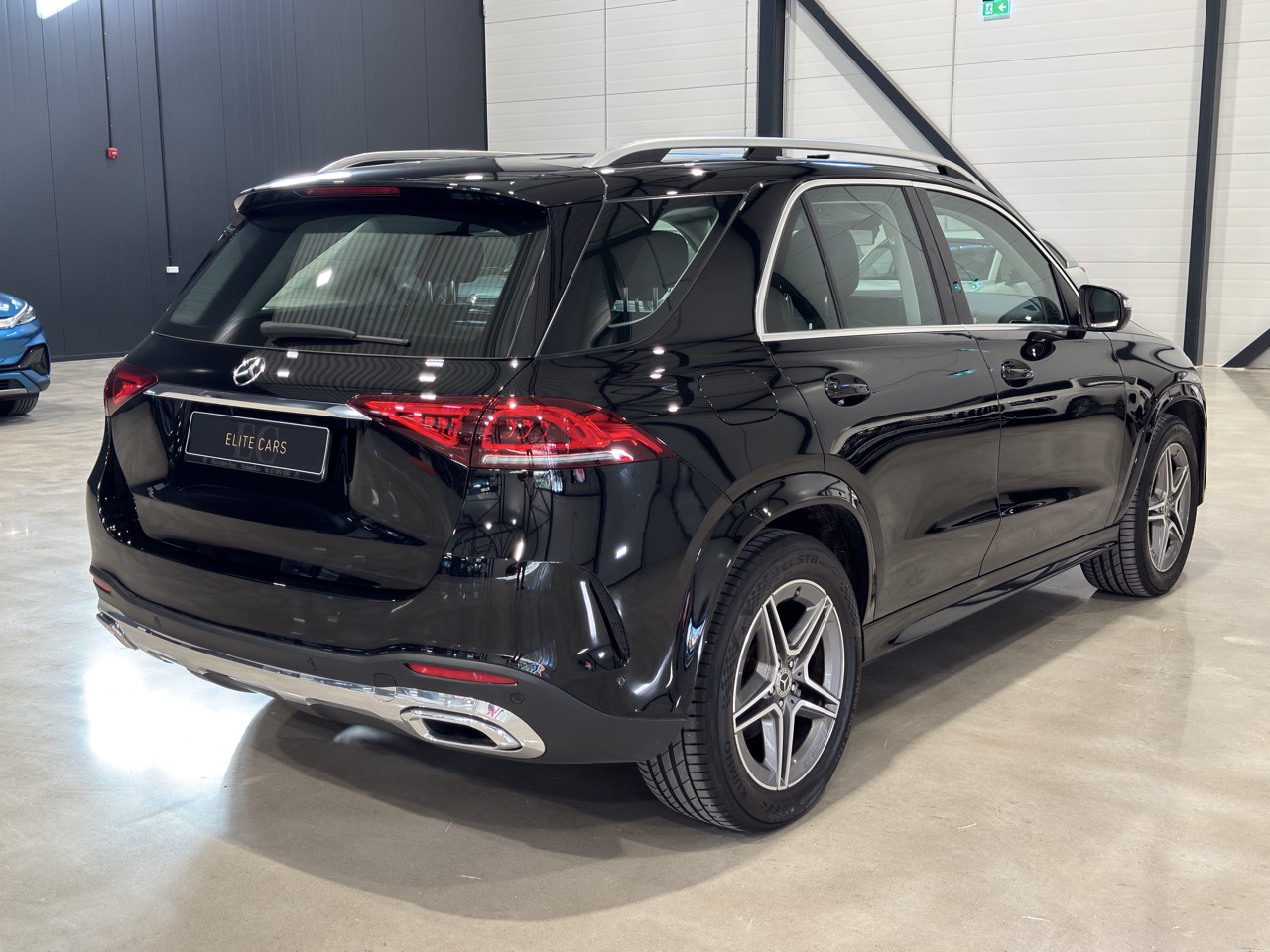 Car image 5
