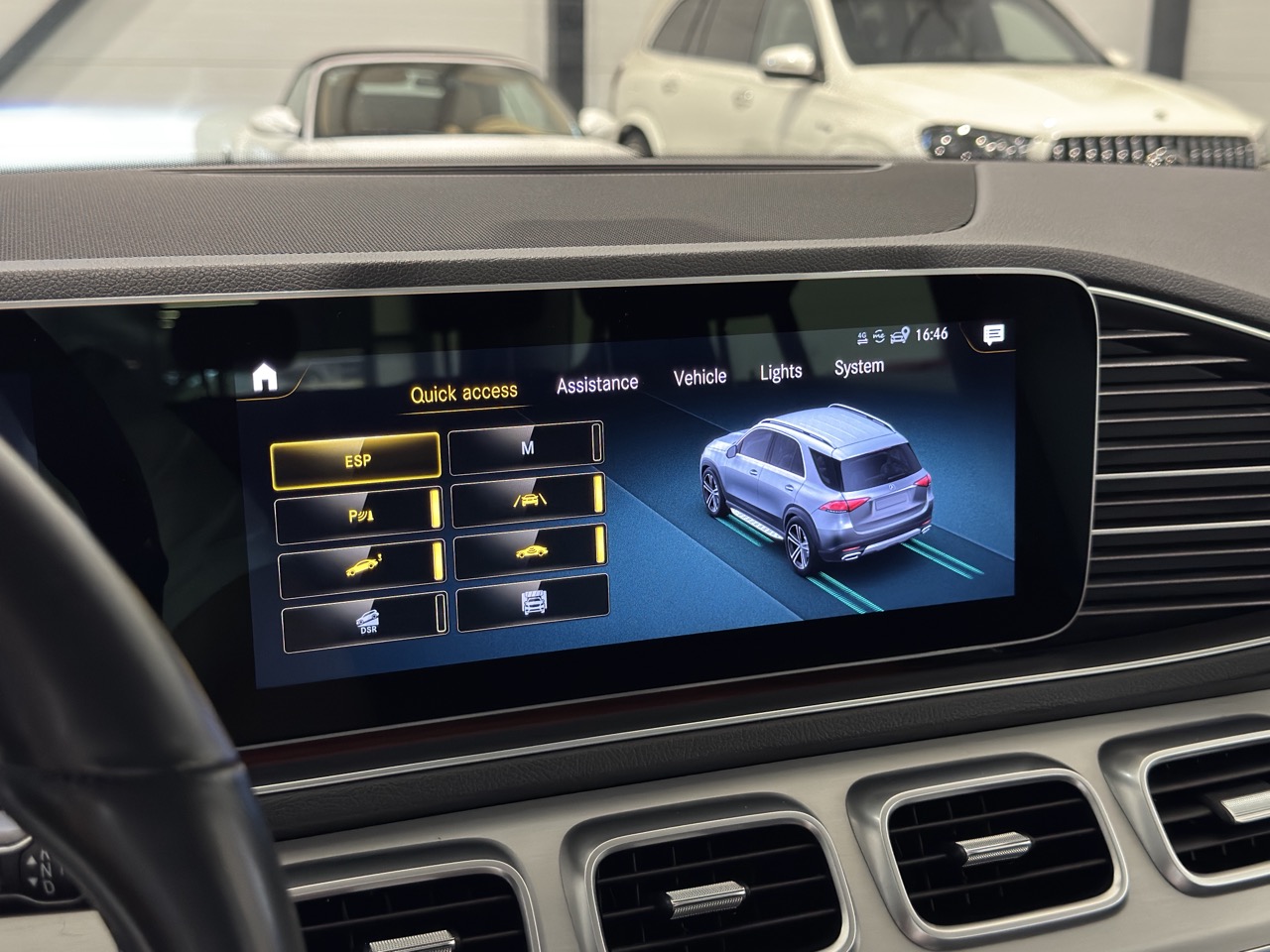 Car image 26