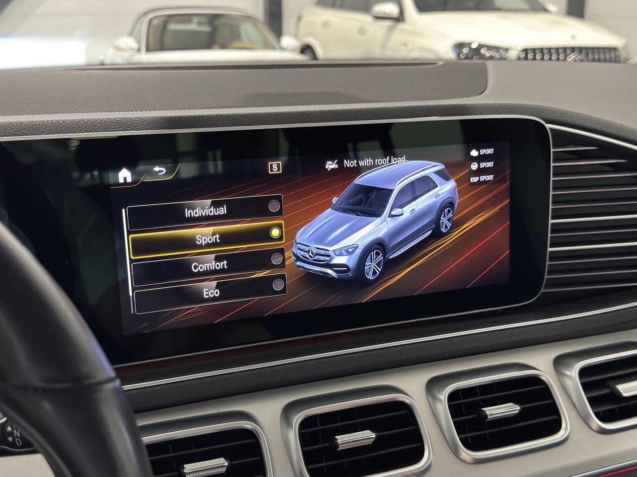 Car image 27