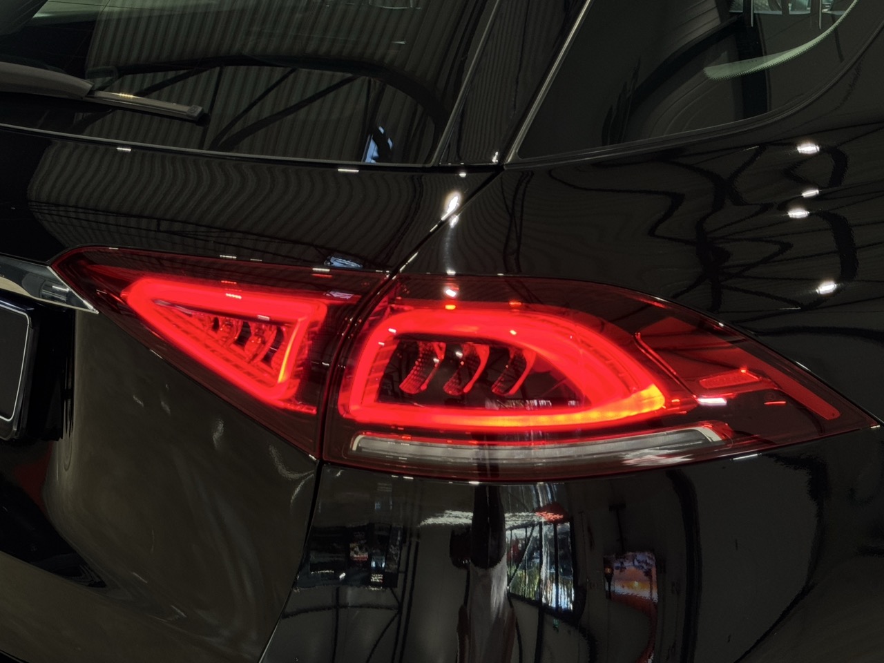 Car image 32