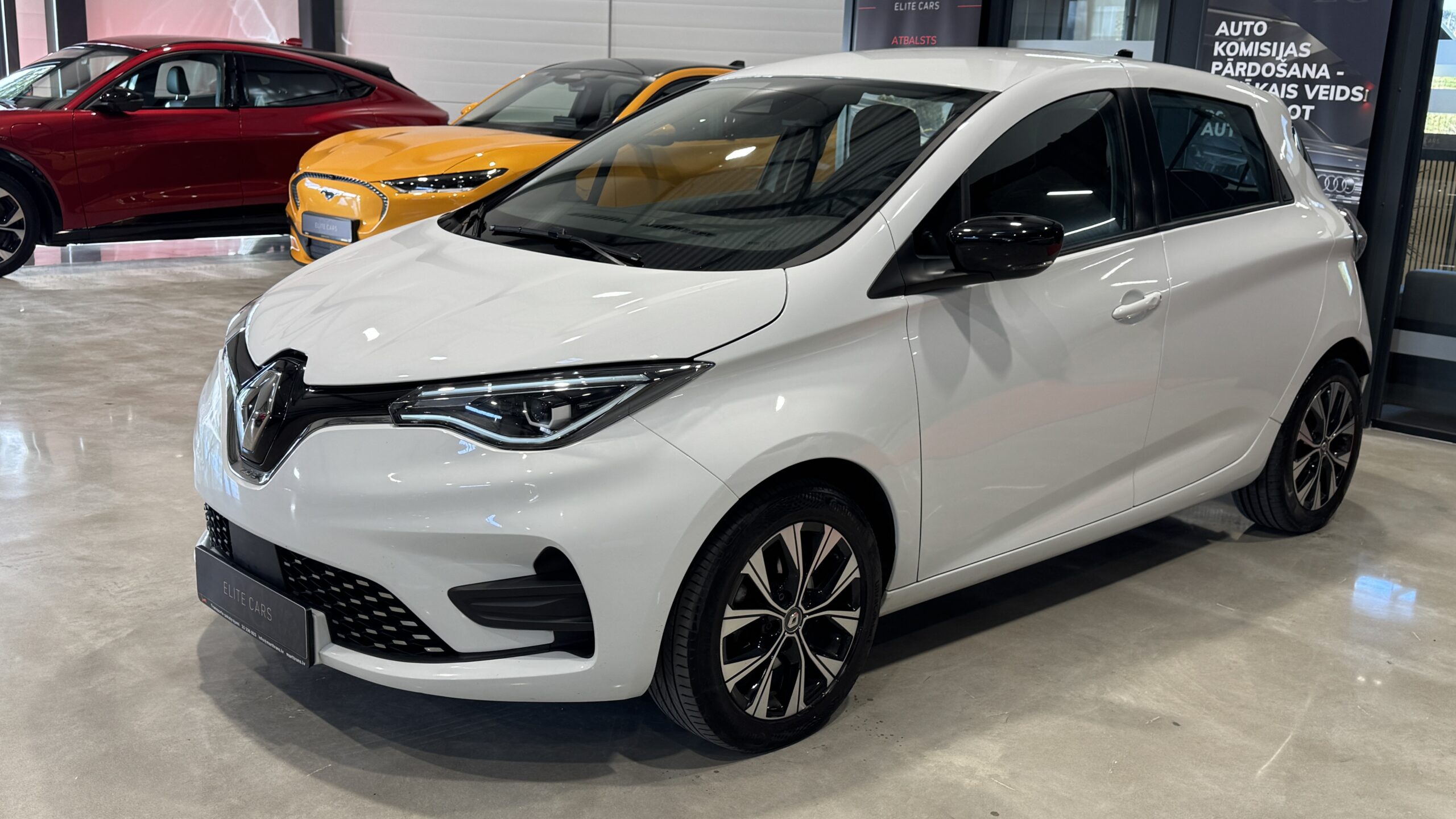 Car image 6