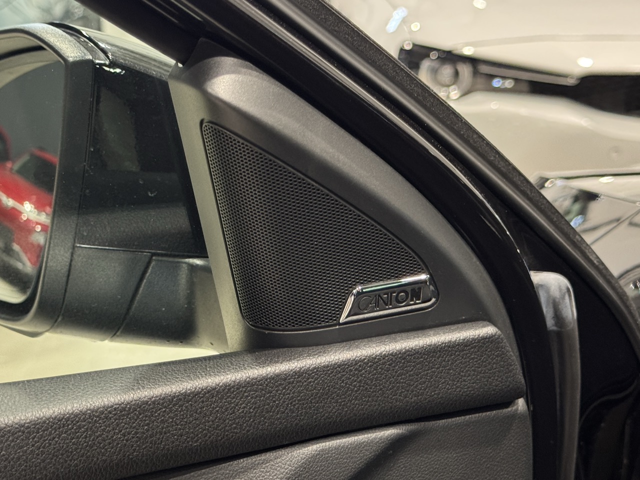 Car image 26