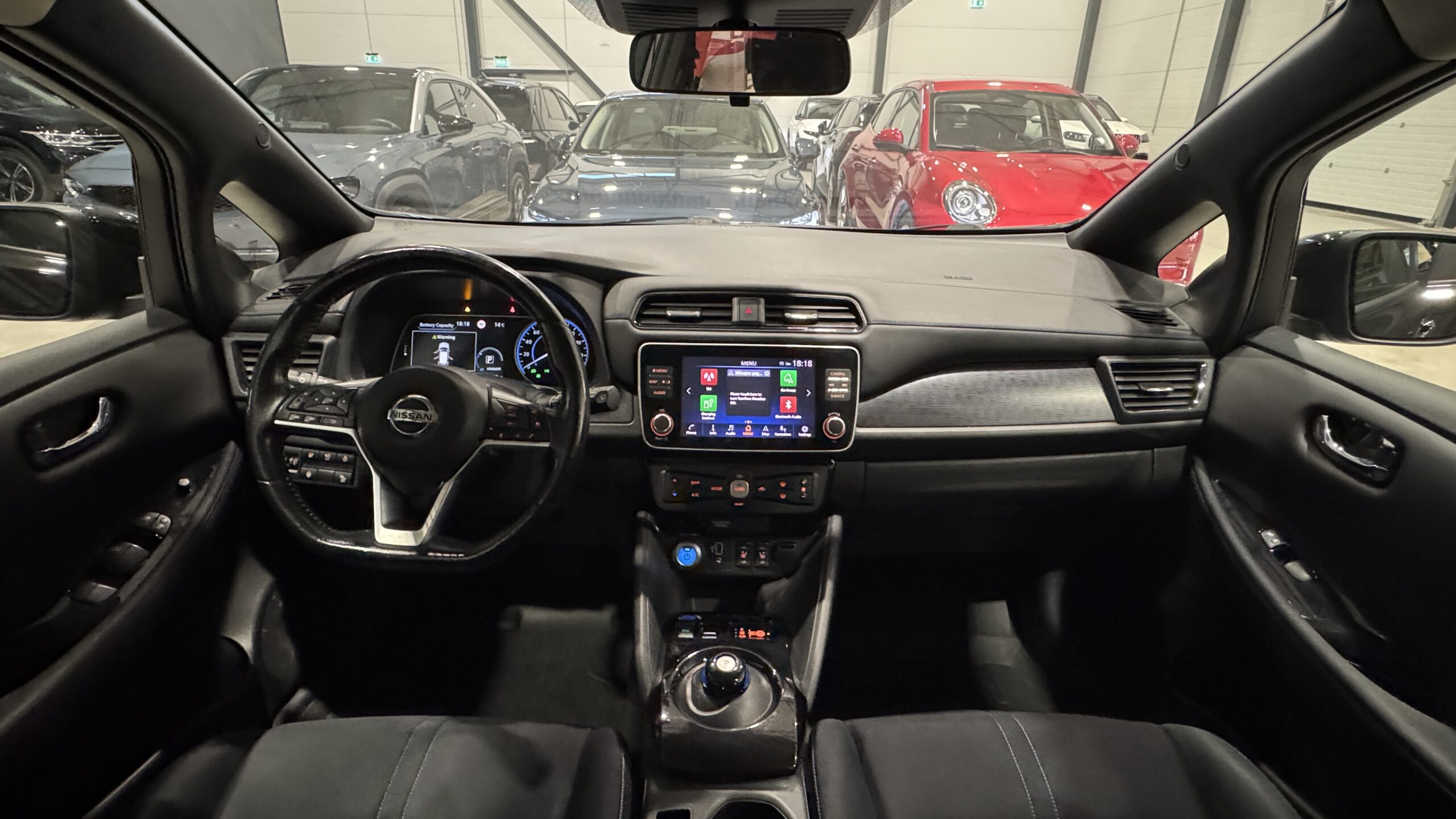 Car image 12