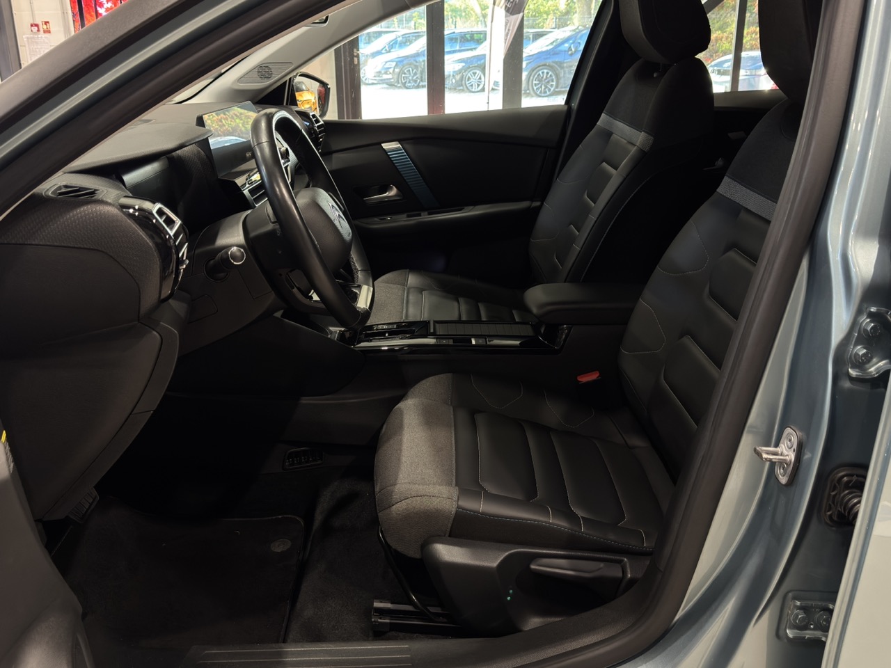 Car image 7