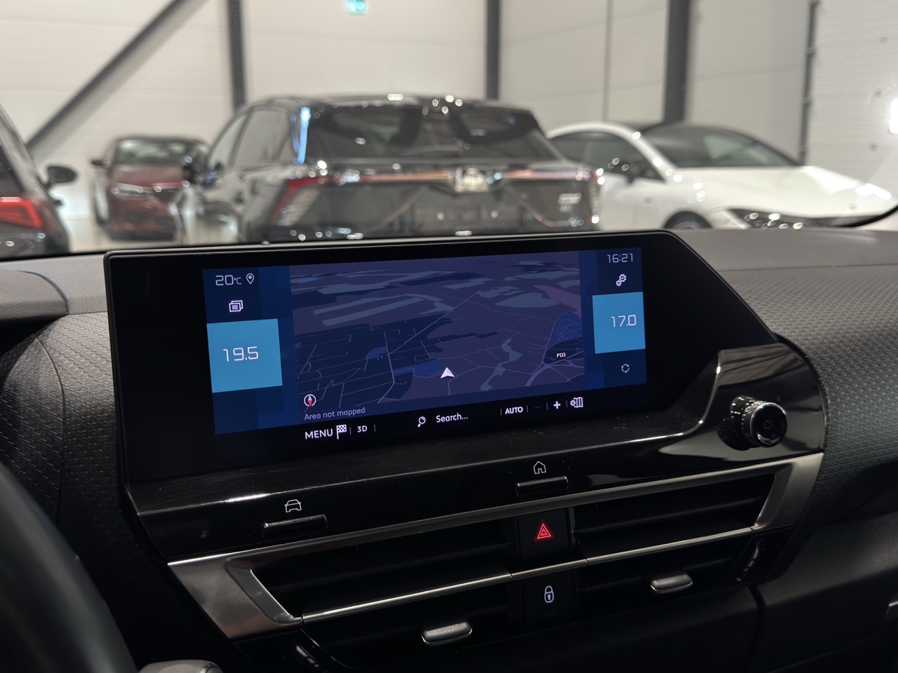 Car image 19
