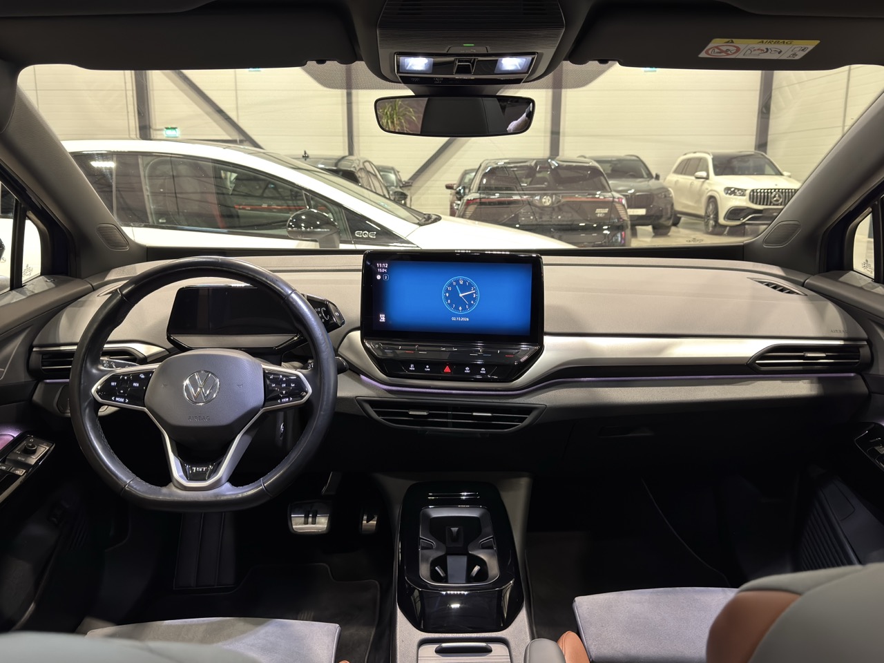 Car image 14
