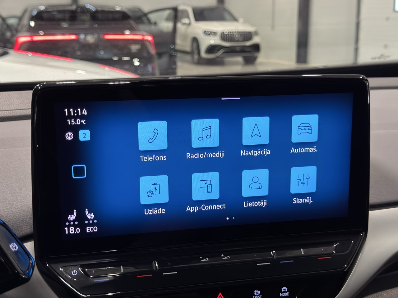 Car image 20
