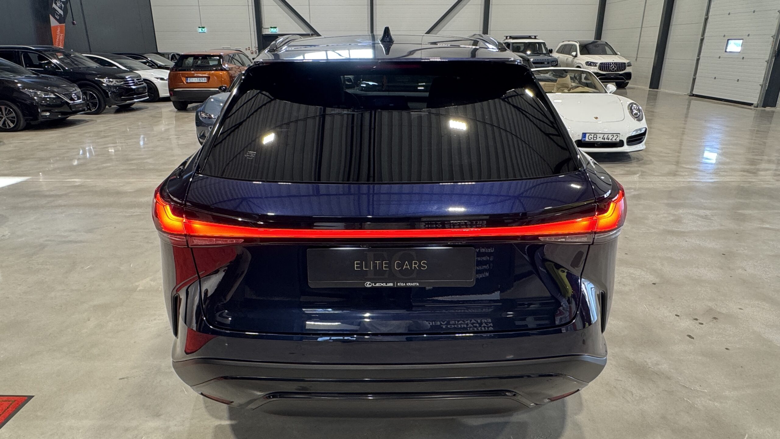 Car image 3