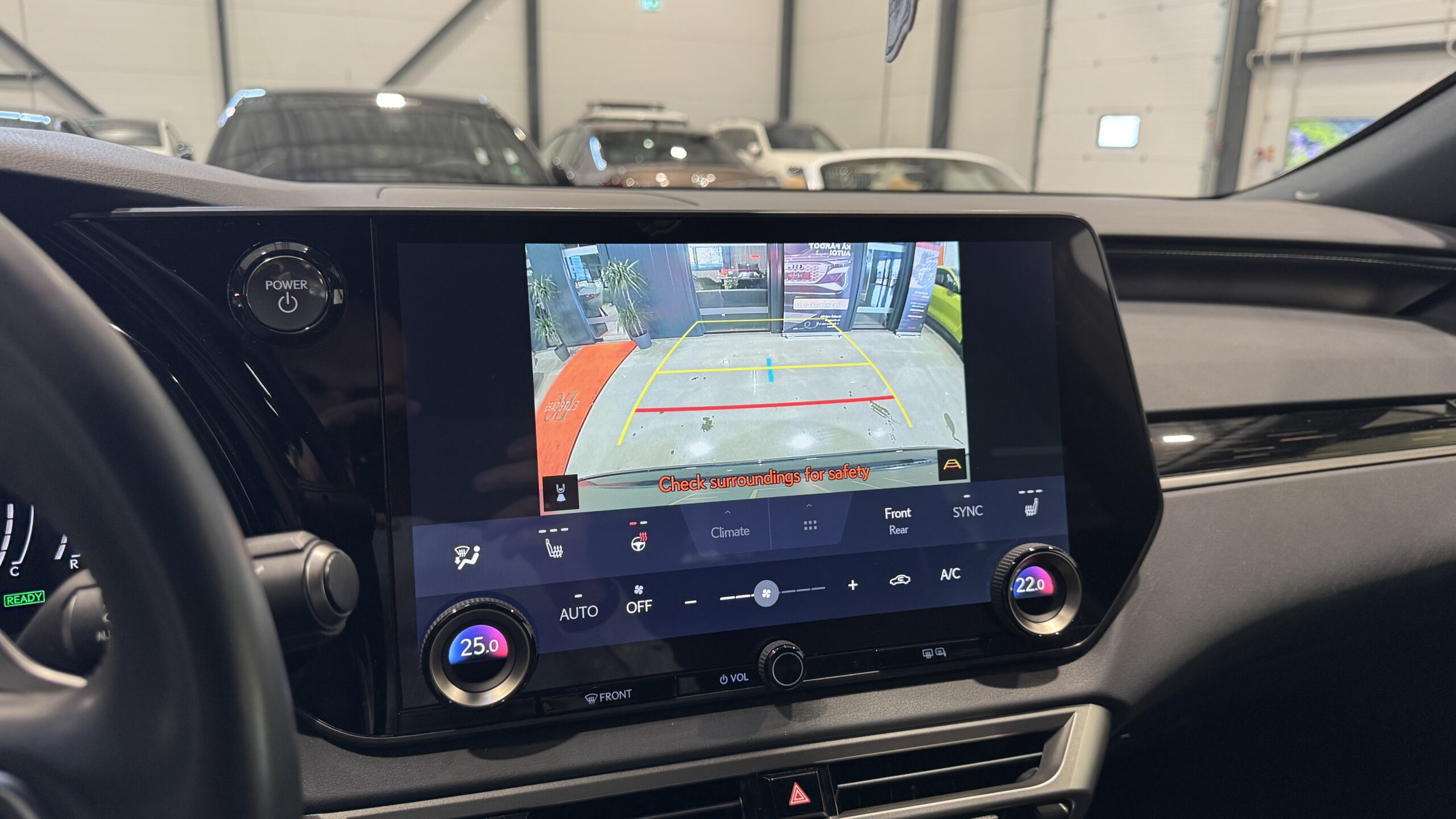 Car image 18