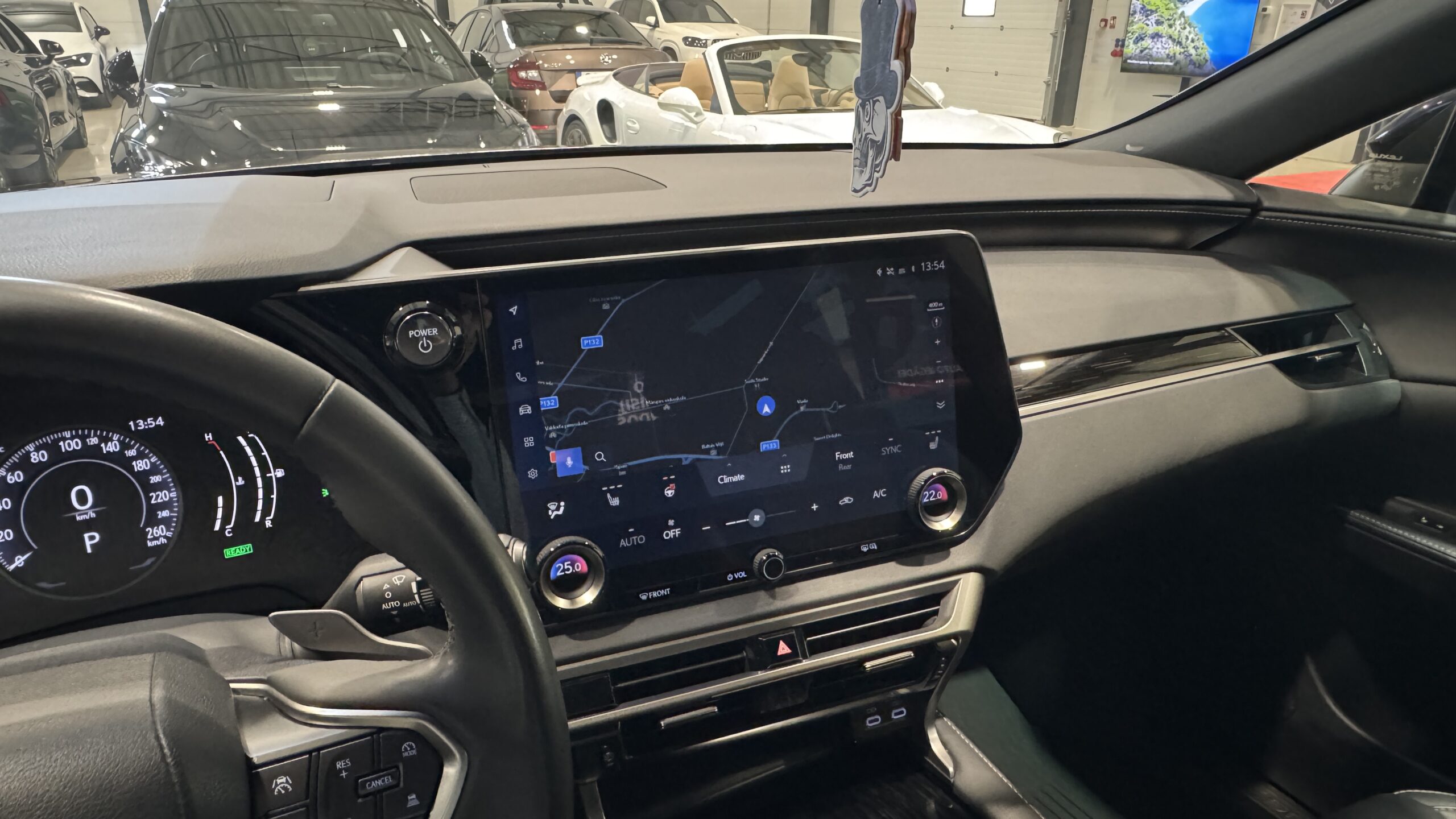 Car image 19