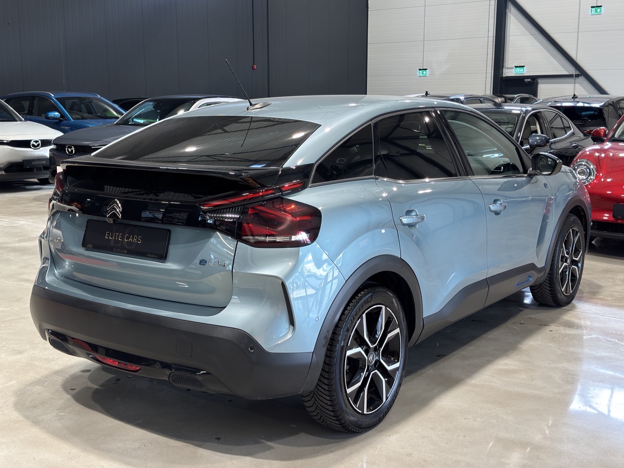 Car image 5