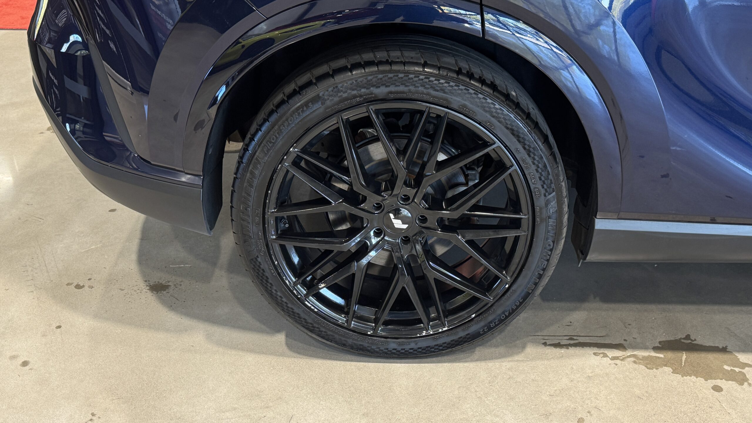 Car image 21