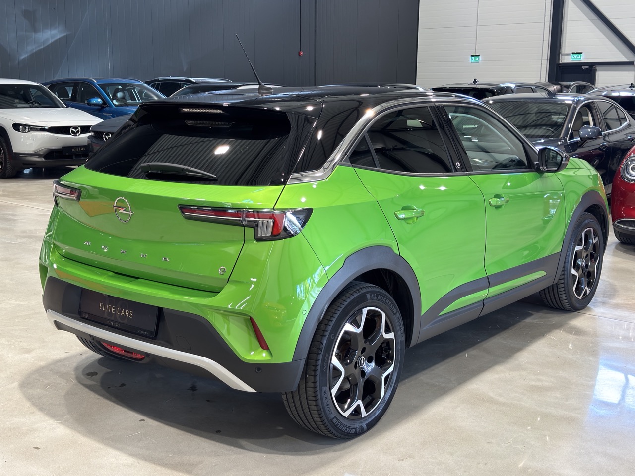 Car image 5