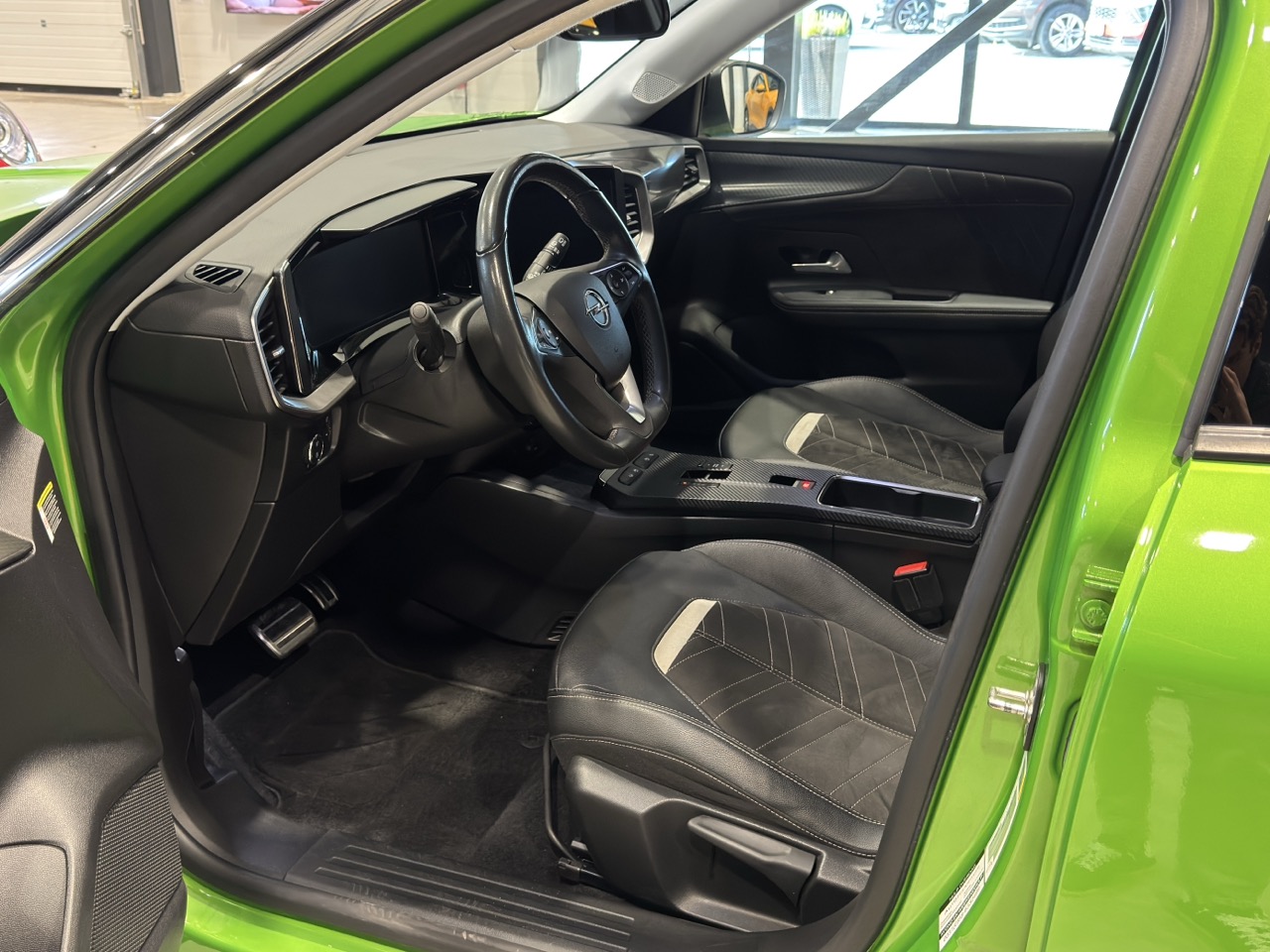 Car image 7