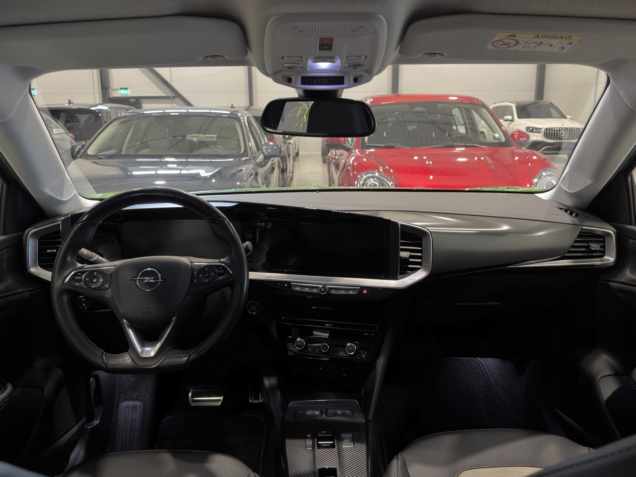 Car image 12
