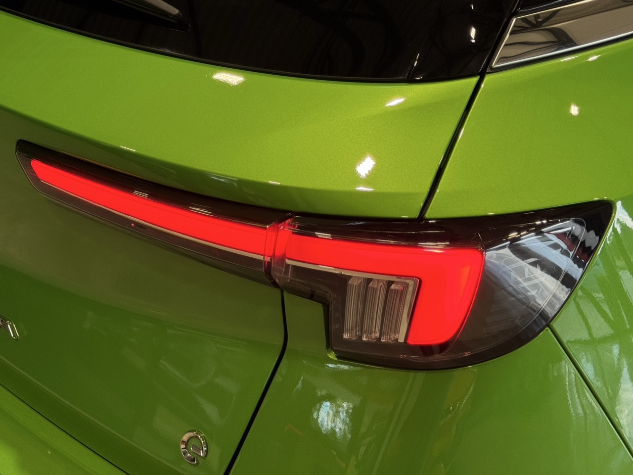 Car image 30