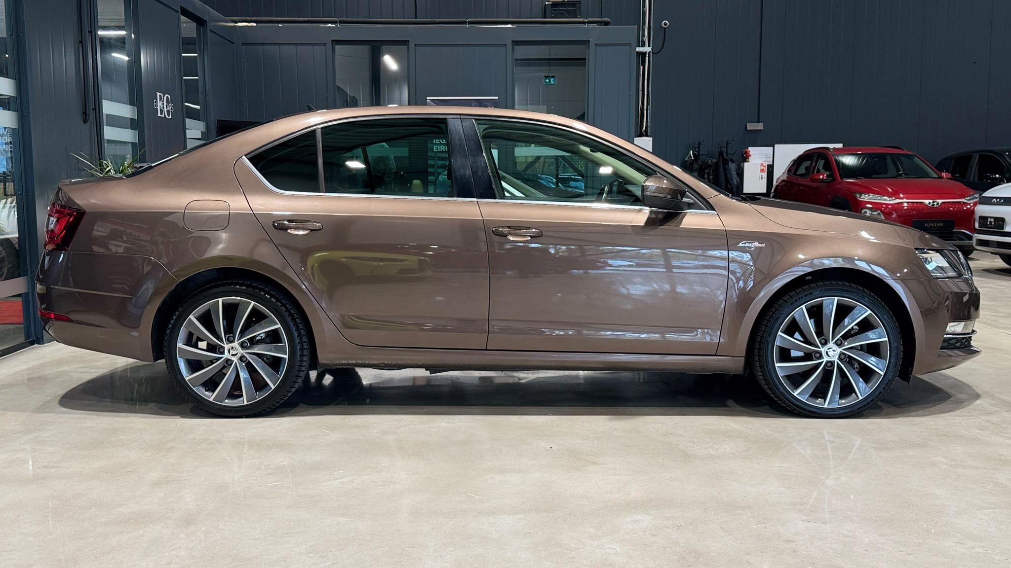 Car image 6