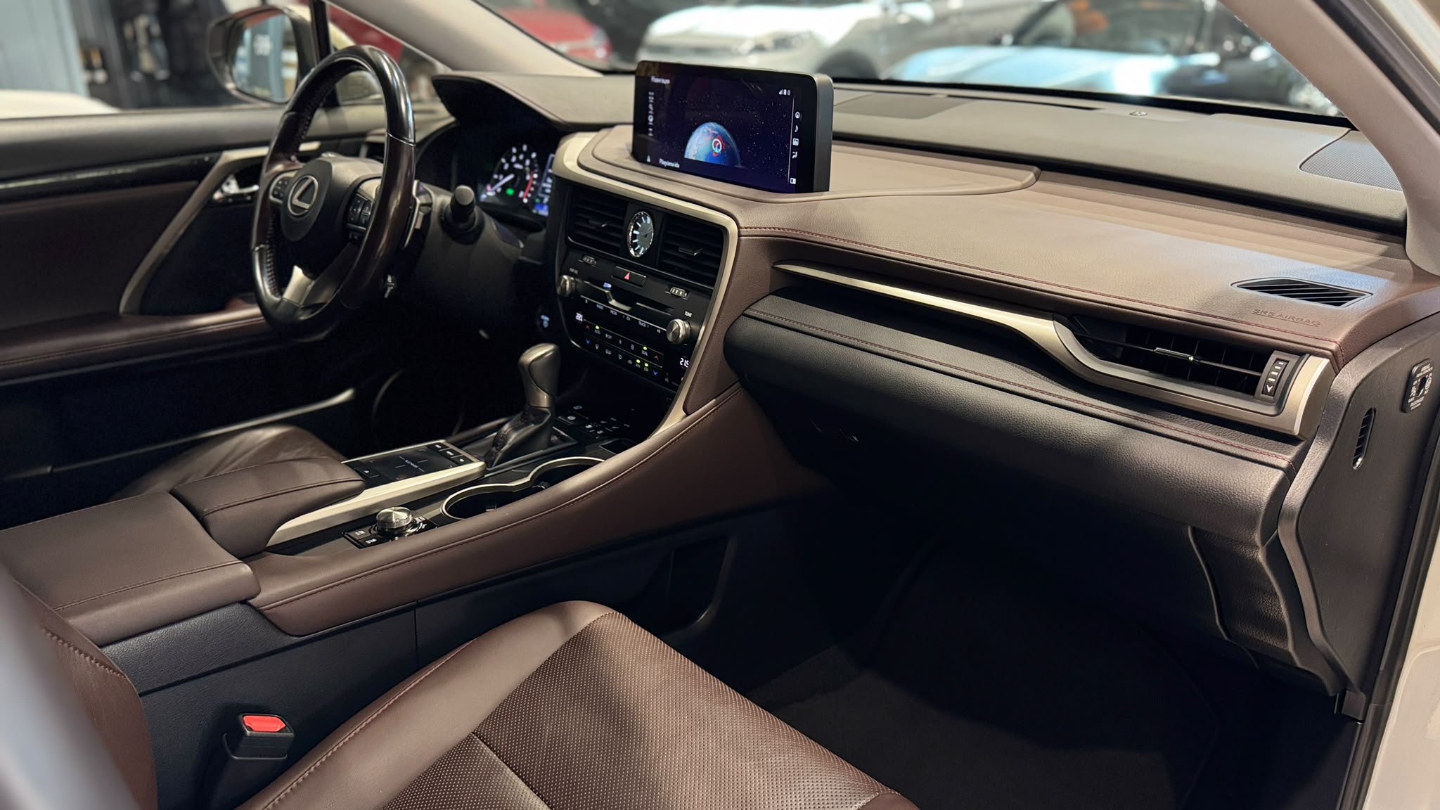 Car image 16