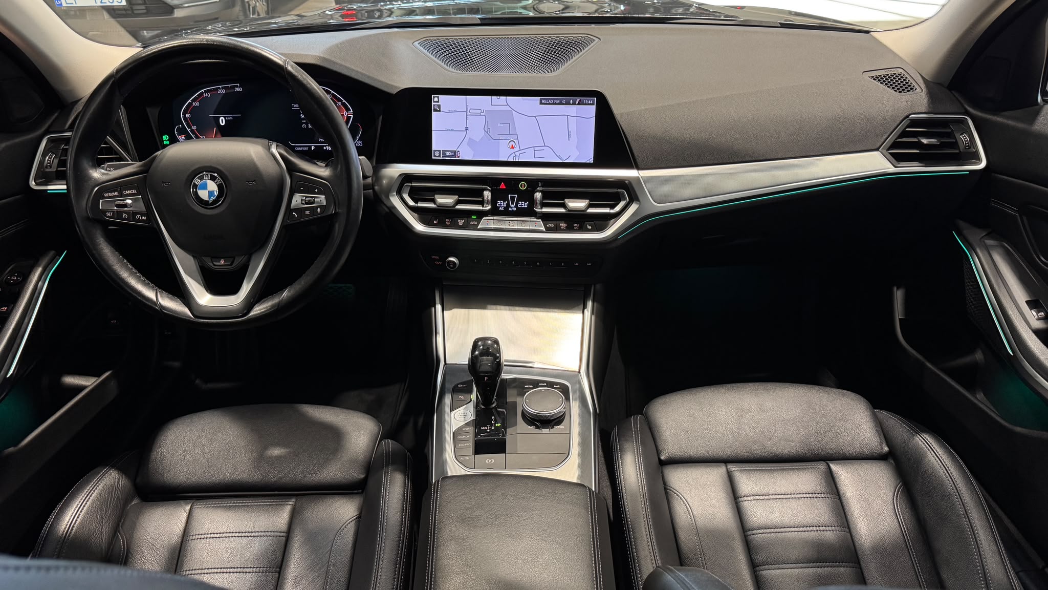 Car image 9