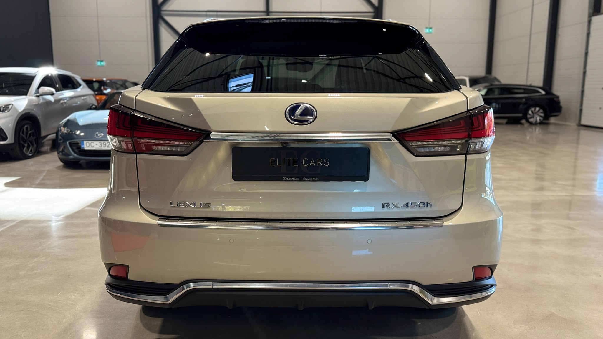 Car image 3