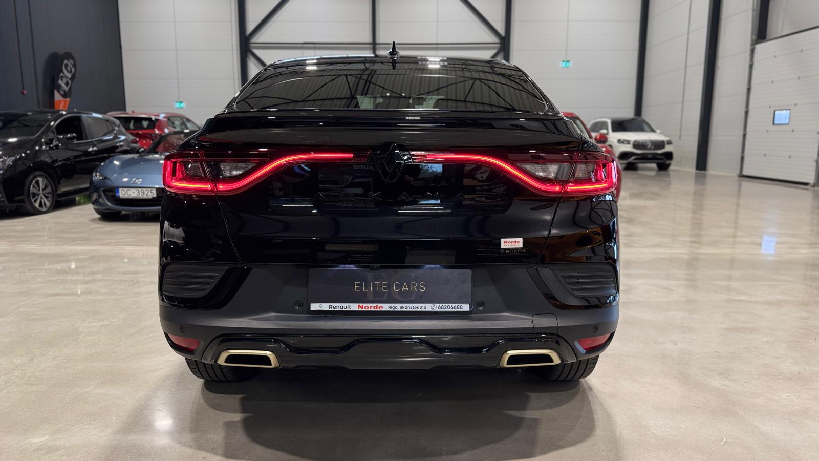Car image 3